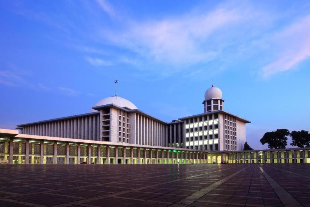 Swiss-Belhotel Mangga Besar Jakarta Exterior photo