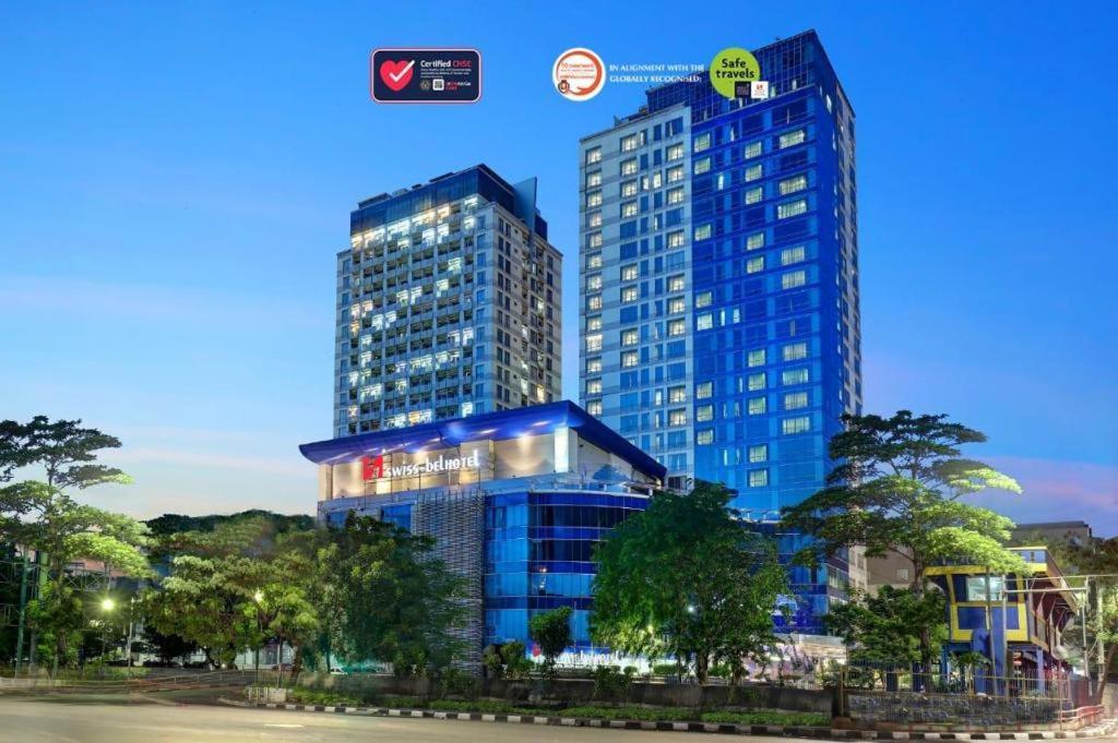 Swiss-Belhotel Mangga Besar Jakarta Exterior photo